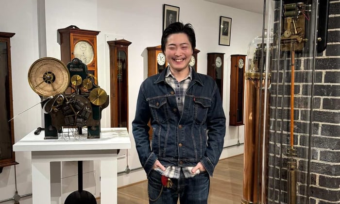 West Dean clocks student, Takumi 