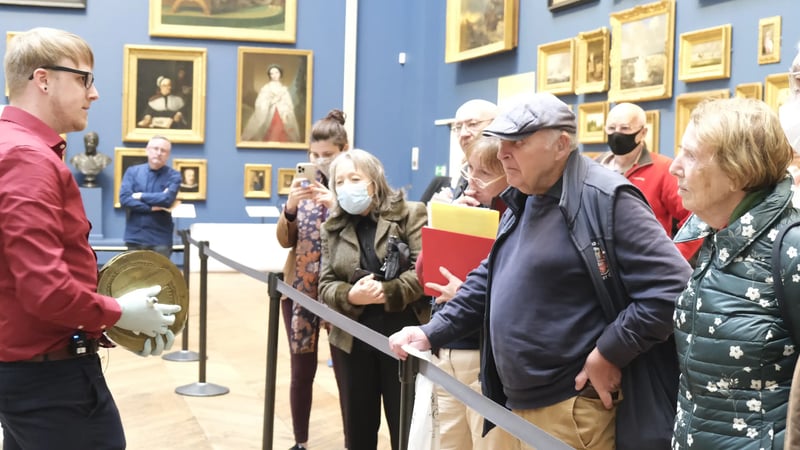  Dale explains the Bowes Swan multi-function cam to members of the public in the museum gallery