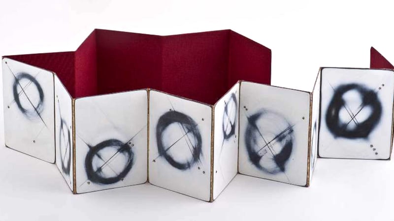 Elizabeth Turrell shadow and line