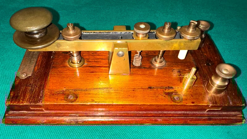 Marconi morse key c.1912