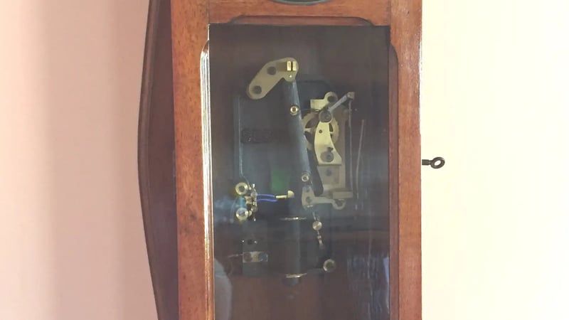 Master clock by the Silent Electric Clock Co c.1923