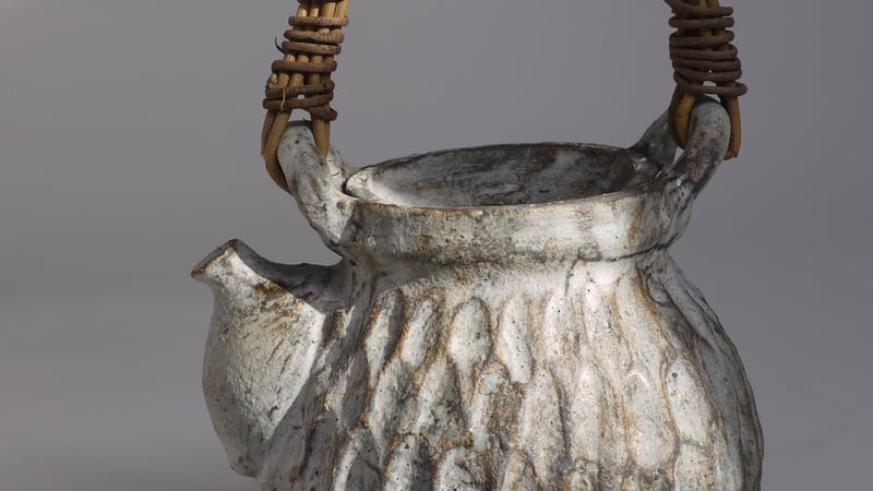 Akiko Hirai, Dry Kohiki Teapot: Japanese Ceramics