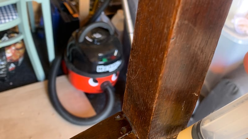 Fig 5. Injecting glue using a syringe into the joint cavity