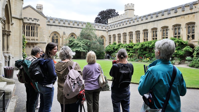 Amanda Beck teaching in Oxford