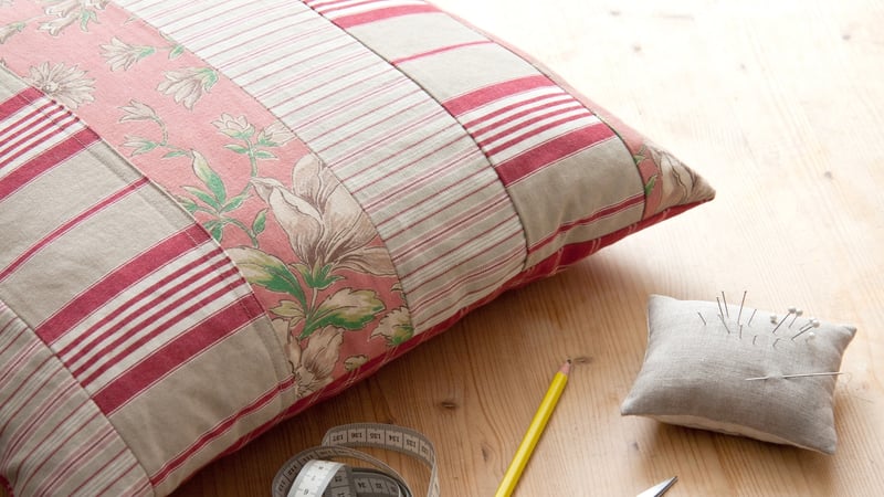 Ginny Farquhar and Alice Butcher sewing 