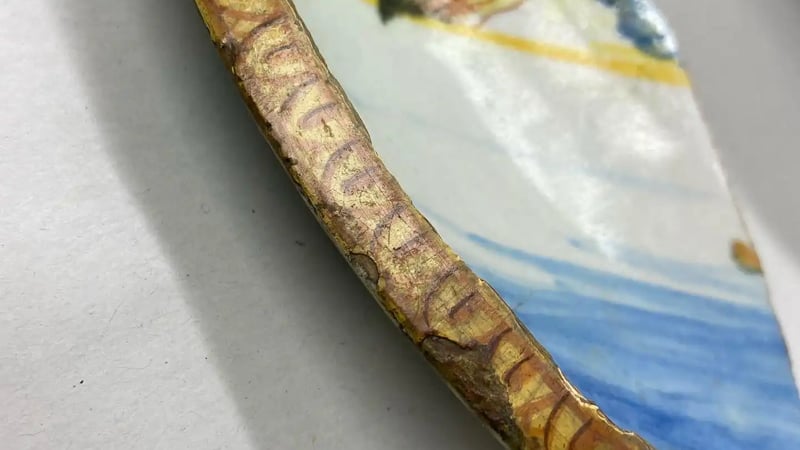 Figure 6: The rim decoration as on acceptance