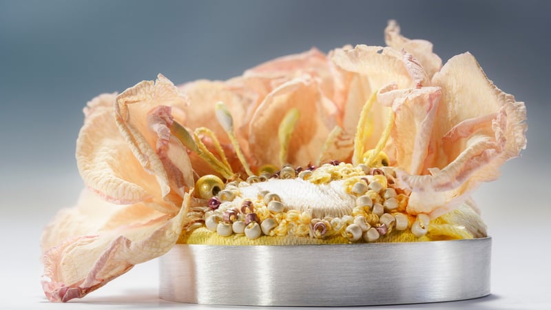 Petal stitch brooch, by Beatrice Mayfield.