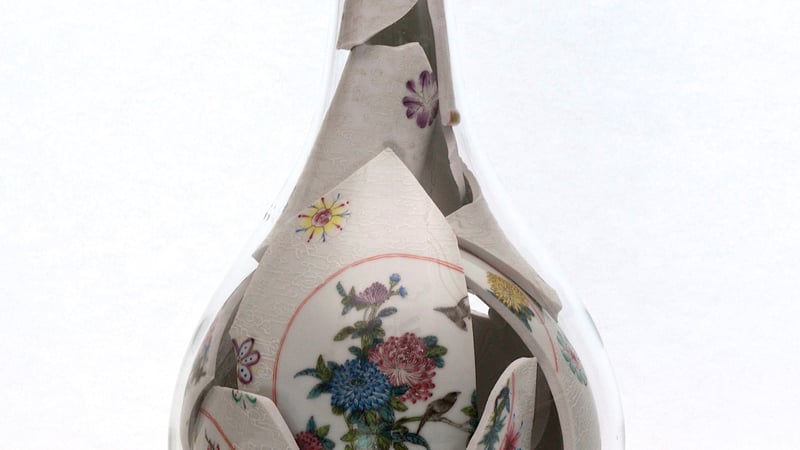 Bouke de Vries, Memory Vessel, 2016, ceramic and glass