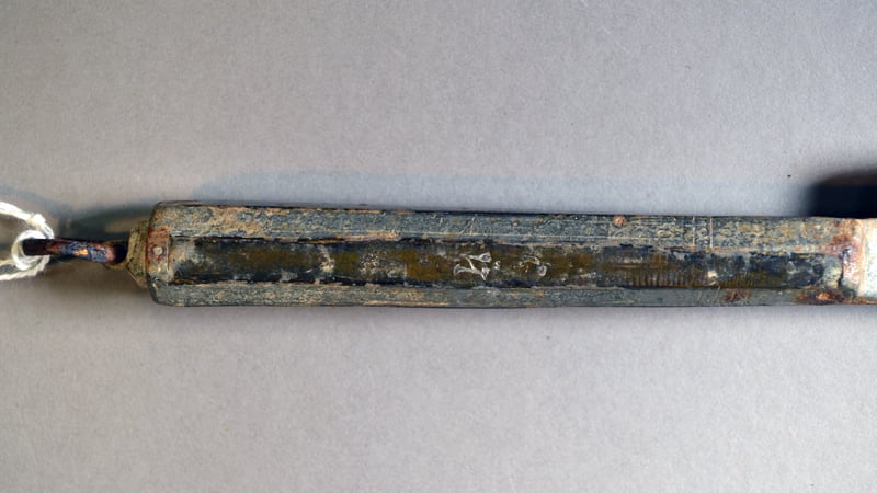 Markings on the knife's handle