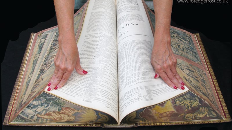 Book art courses with Martin Frost at West Dean College