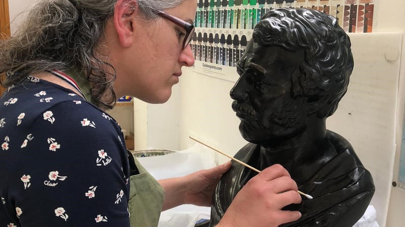 Conservation treatment of the David Livingstone bust.