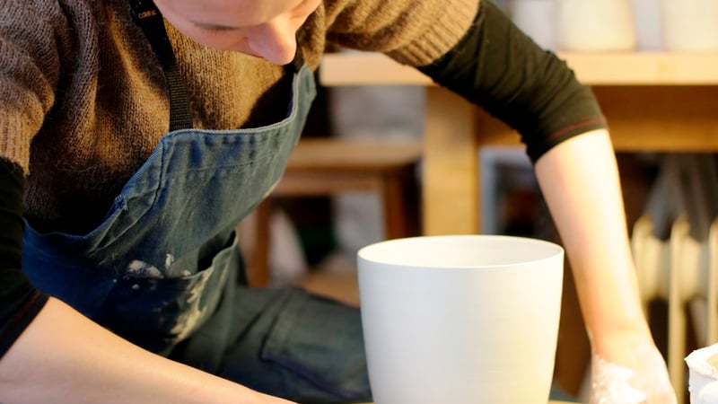 Throwing pots with Jo Davies