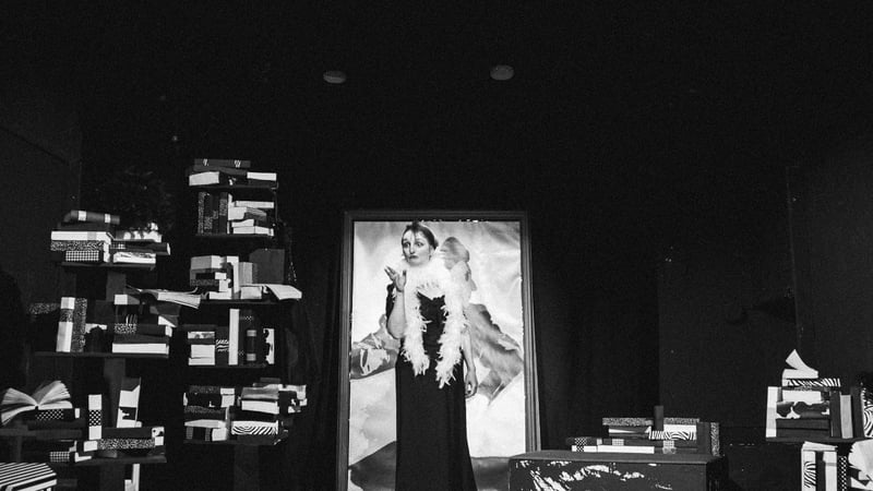 Jules Craig in rehearsal Edith, Elizabeth and I at The Marlborough, Brighton 2015 (photo Allison Dewey Photography)