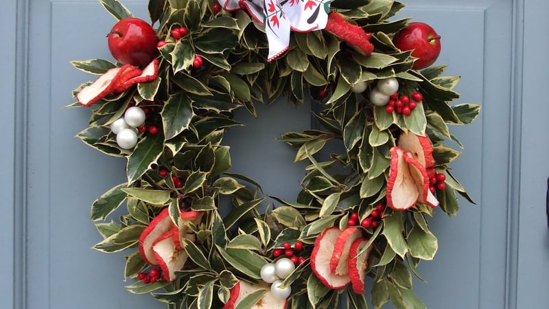 Sue Hingston Christmas wreath course