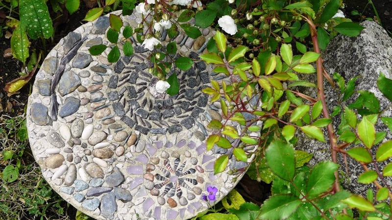Pebble mosaic making with Hilary Shand