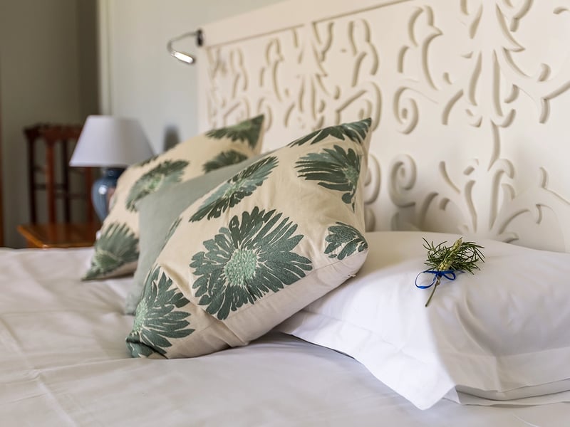 Residential short courses in art. Art breaks