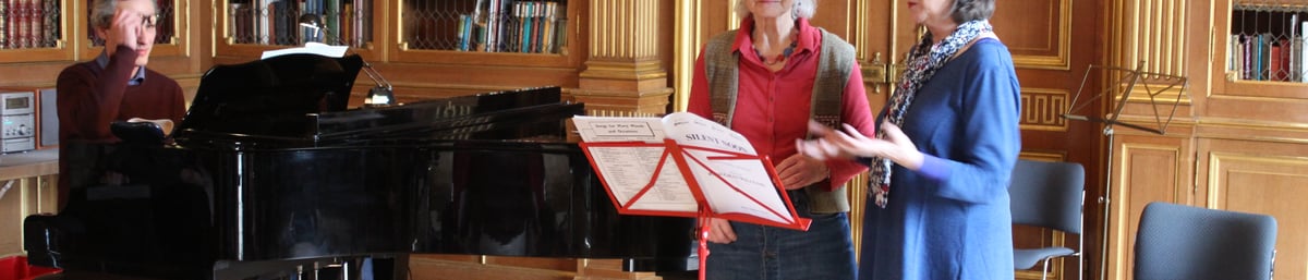 Singing students with Evelyn Tubb and Michael Fields