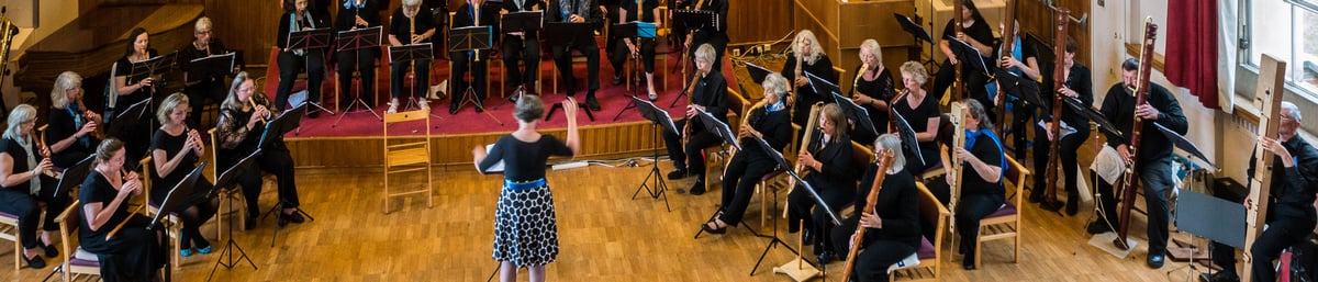 Helen Hooker conducting
