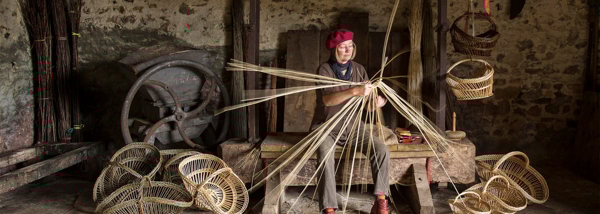 Basket Making Course Willow Weaving Class.jpg