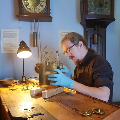 Clocks alumnus Fjodor van den Broek