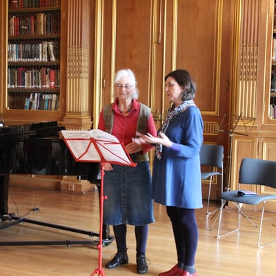 Singing students with Evelyn Tubb and Michael Fields