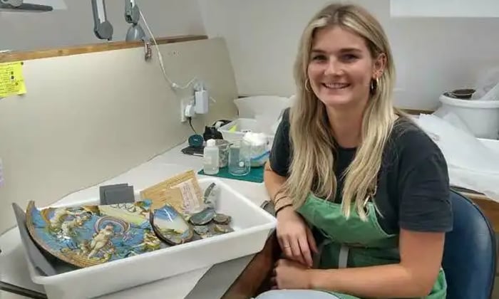 Figure 8: Working on the Maiolica on my bench at West Dean College