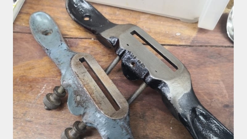 Figure 1 modified (black) and unmodified (grey) spokeshave