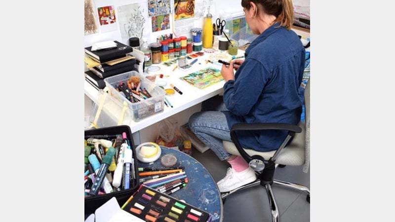 Christabel_Forbes_working_in_studio