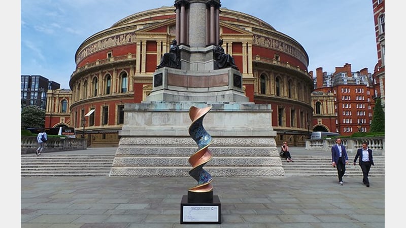 Guy Portelli sculpture