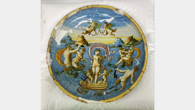 Figure 7: Unretouched fills visible from the front of the dish.