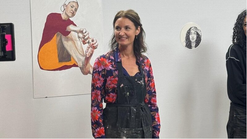 lizzie-patterson-on-portrait-artist-of-the-year